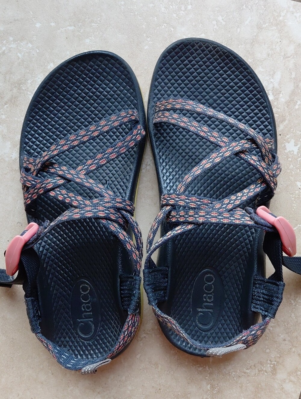 Chaco Women's Geometric Navy Sandals, Womens Size 5.5